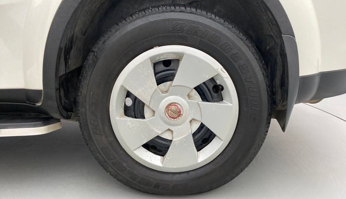 2016 Mahindra XUV500 W6 4X2, Diesel, Manual, 79,313 km, Left Rear Wheel