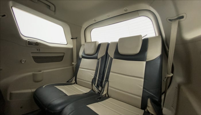 2016 Mahindra XUV500 W6 4X2, Diesel, Manual, 79,313 km, Third Seat Row ( optional )