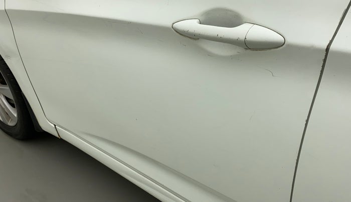 2012 Hyundai Verna FLUIDIC 1.6 VTVT SX, Petrol, Manual, 85,385 km, Front passenger door - Slightly dented