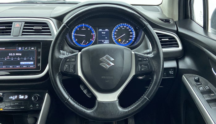 2015 Maruti S Cross ALPHA 1.3, Diesel, Manual, 47,274 km, Steering Wheel Close Up