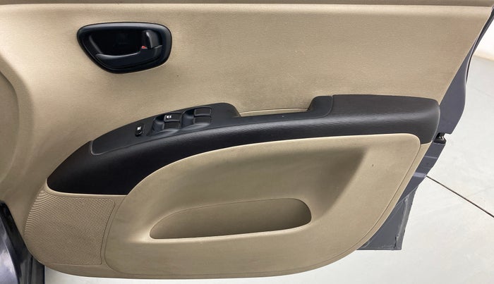 2015 Hyundai i10 MAGNA 1.1, Petrol, Manual, 67,527 km, Driver Side Door Panels Control