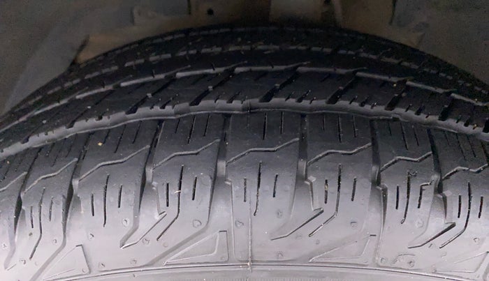 2019 Mahindra XUV500 W9, Diesel, Manual, 71,000 km, Left Front Tyre Tread