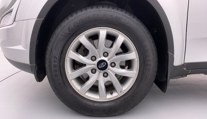 2019 Mahindra XUV500 W9, Diesel, Manual, 71,000 km, Left Front Wheel