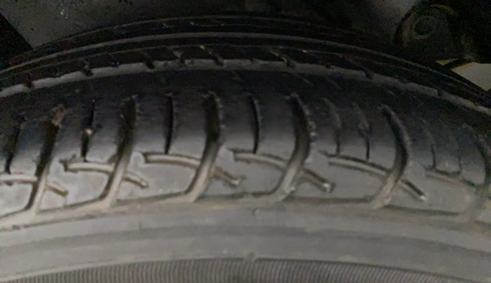 2015 Maruti Swift Dzire ZXI, Petrol, Manual, 54,969 km, Left Front Tyre Tread