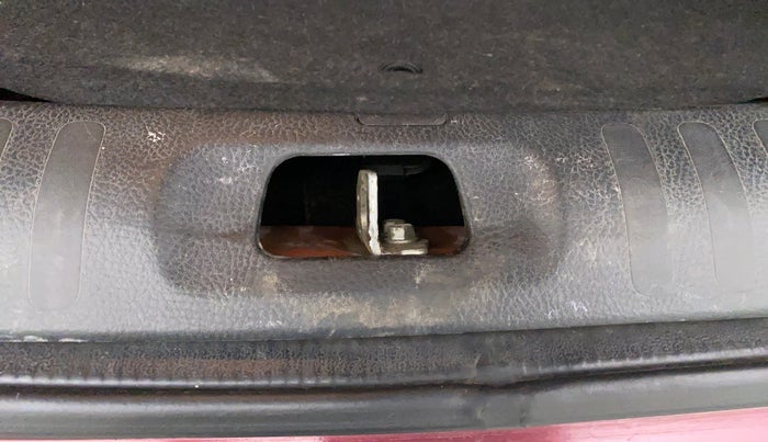 2015 Maruti Swift Dzire ZXI, Petrol, Manual, 54,969 km, Dicky (Boot door) - Trim lock has minor damage