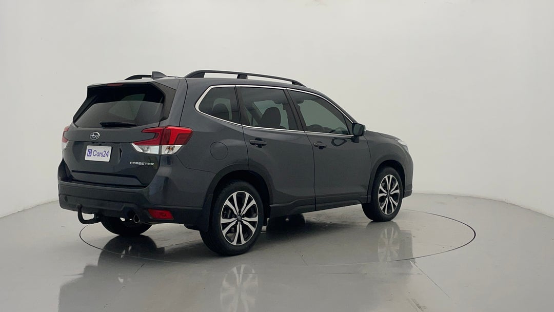 Right Back Diagonal (45- Degree) View