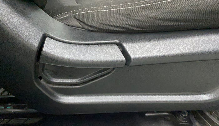 2020 Hyundai VENUE S 1.2, Petrol, Manual, 37,738 km, Driver Side Adjustment Panel