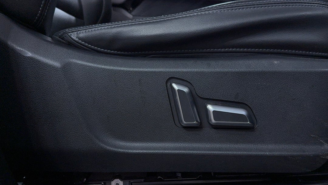 2020 GWM Ute Cannon-l (4x4), Automatic, 75597 km, Drivers Side Adjustment Panel