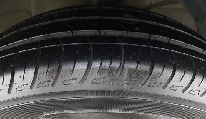 2017 Maruti Dzire ZDI Plus, Diesel, Manual, 41,939 km, Right Front Tyre Tread