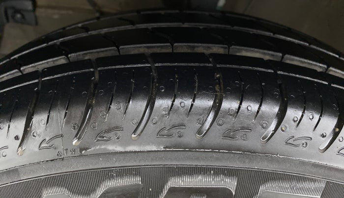 2017 Maruti Dzire ZDI Plus, Diesel, Manual, 41,939 km, Left Front Tyre Tread
