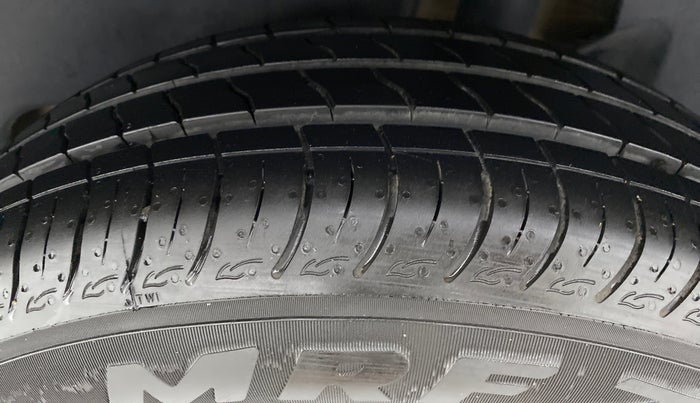 2017 Maruti Dzire ZDI Plus, Diesel, Manual, 41,939 km, Left Rear Tyre Tread