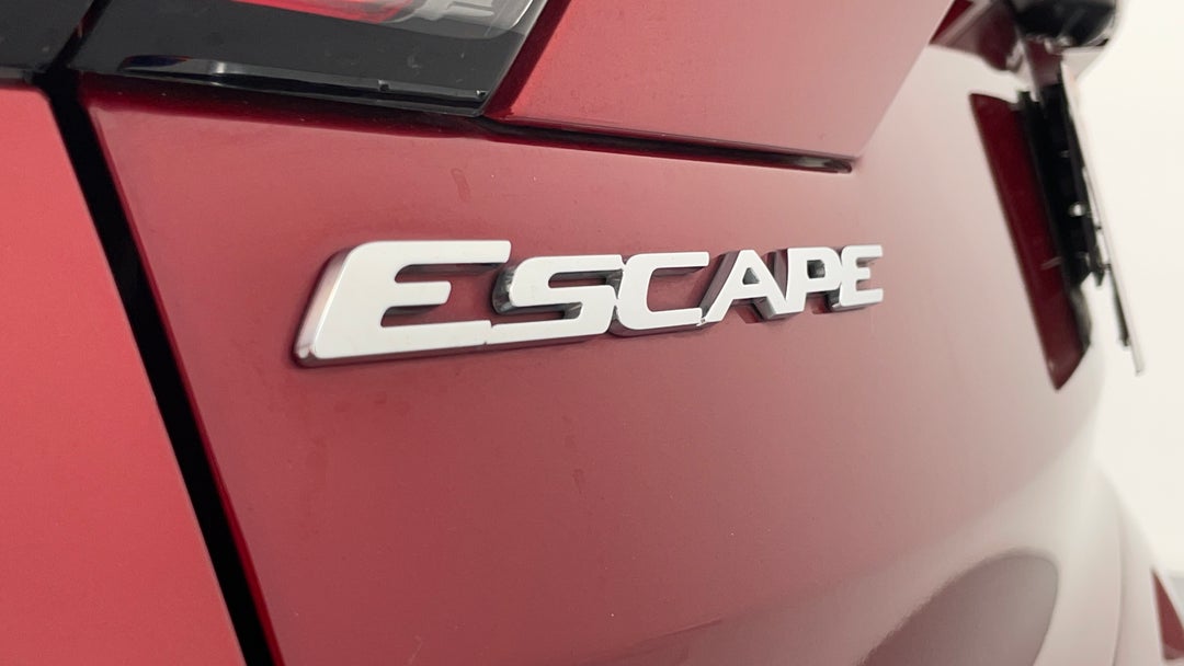 2016 Ford Escape Titanium (awd), Automatic, 58583 km, Badge (Boot Left Side)