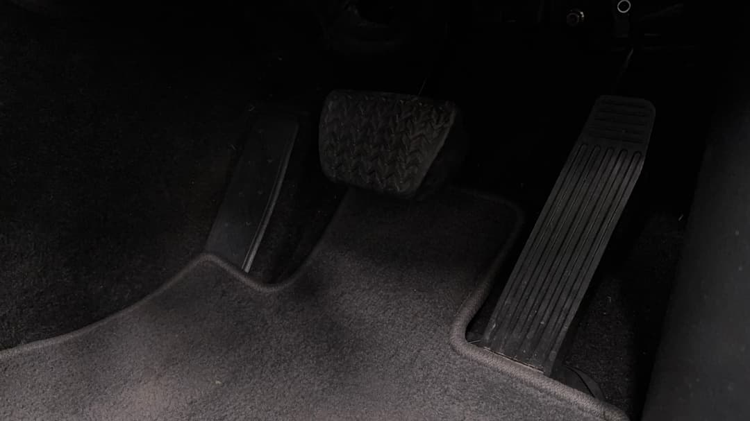 2023 Toyota Camry Ascent, Automatic, 38272 km, Pedals and Footmat