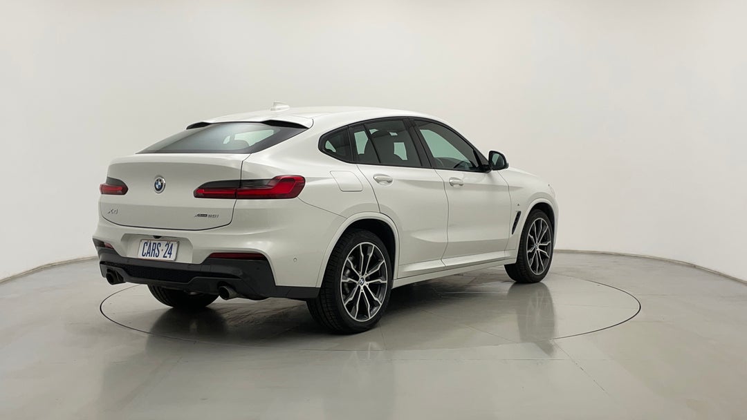 Right Back Diagonal (45- Degree) View