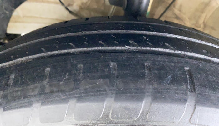 2019 Maruti Swift VXI D, Petrol, Manual, 24,852 km, Left Front Tyre Tread