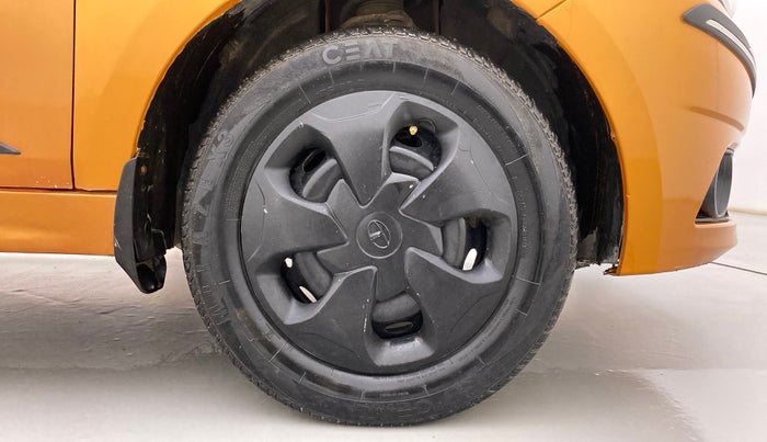 2018 Tata Tiago XT DIESEL, Diesel, Manual, 97,015 km, Right Front Wheel