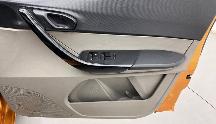 2018 Tata Tiago XT DIESEL, Diesel, Manual, 97,015 km, Driver Side Door Panels Control