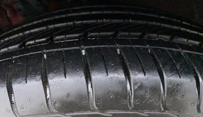 2015 Hyundai Creta 1.6 SX CRDI, Diesel, Manual, 31,402 km, Right Front Tyre Tread
