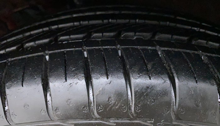 2015 Hyundai Creta 1.6 SX CRDI, Diesel, Manual, 31,402 km, Left Front Tyre Tread