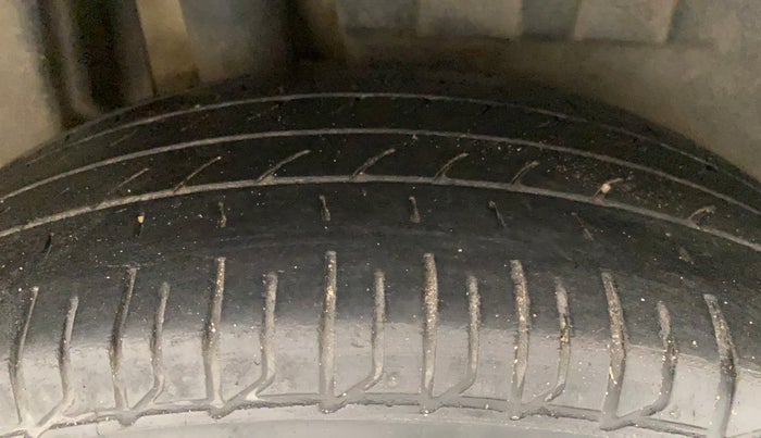 2017 Maruti Dzire ZXI PLUS, Petrol, Manual, 1,39,705 km, Right Rear Tyre Tread