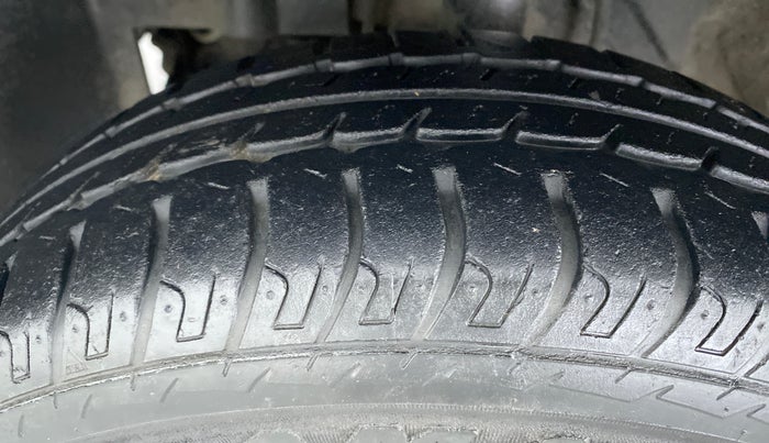 2016 Datsun Go T, Petrol, Manual, 44,092 km, Left Front Tyre Tread
