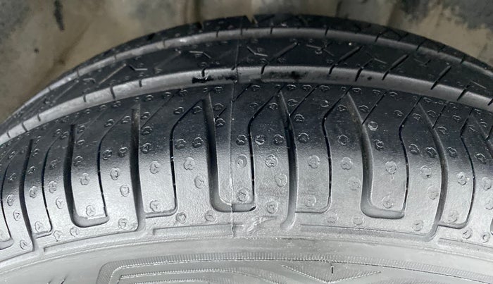 2016 Datsun Go T, Petrol, Manual, 44,092 km, Right Front Tyre Tread
