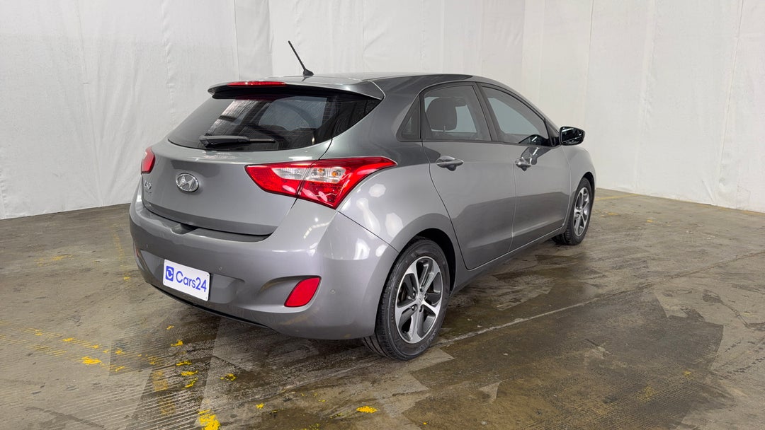 Right Back Diagonal (45- Degree) View