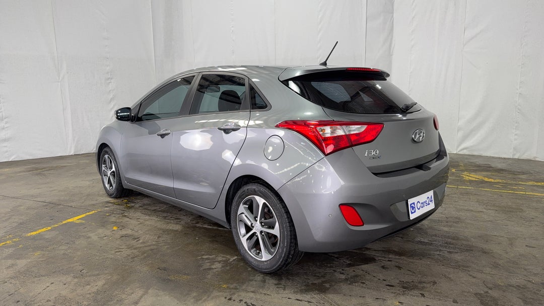 Left Back Diagonal (45- Degree) View