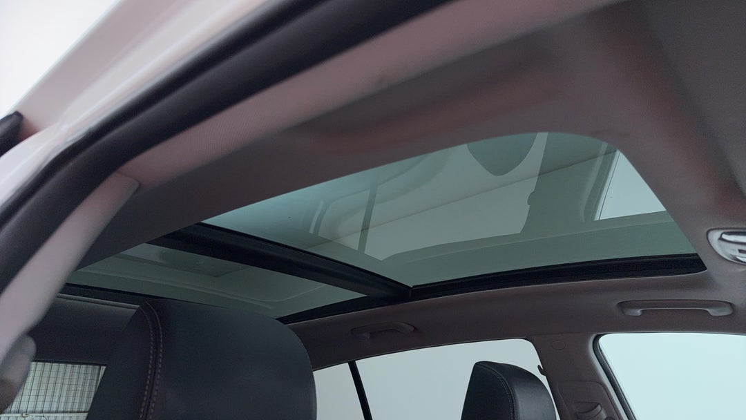 Interior Sunroof/Moonroof