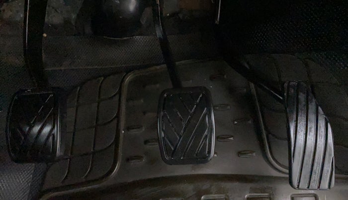 2018 Maruti Wagon R 1.0 VXI, Petrol, Manual, 64,336 km, Pedals