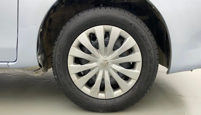2012 Toyota Etios Liva G, Petrol, Manual, 32,848 km, Right Front Wheel