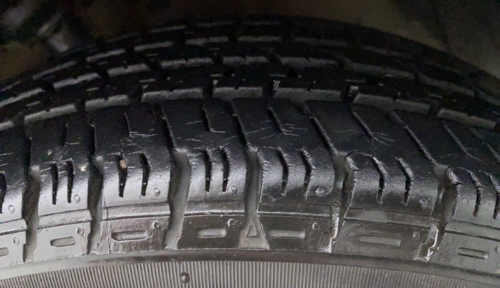 2013 Hyundai Grand i10 ASTA 1.2 VTVT, Petrol, Manual, 41,991 km, Left Front Tyre Tread