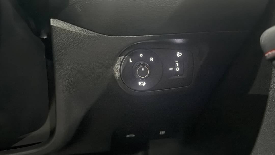 2025 MG Mg5 Essence, Automatic, 4837 km, Utility Switches/Buttons