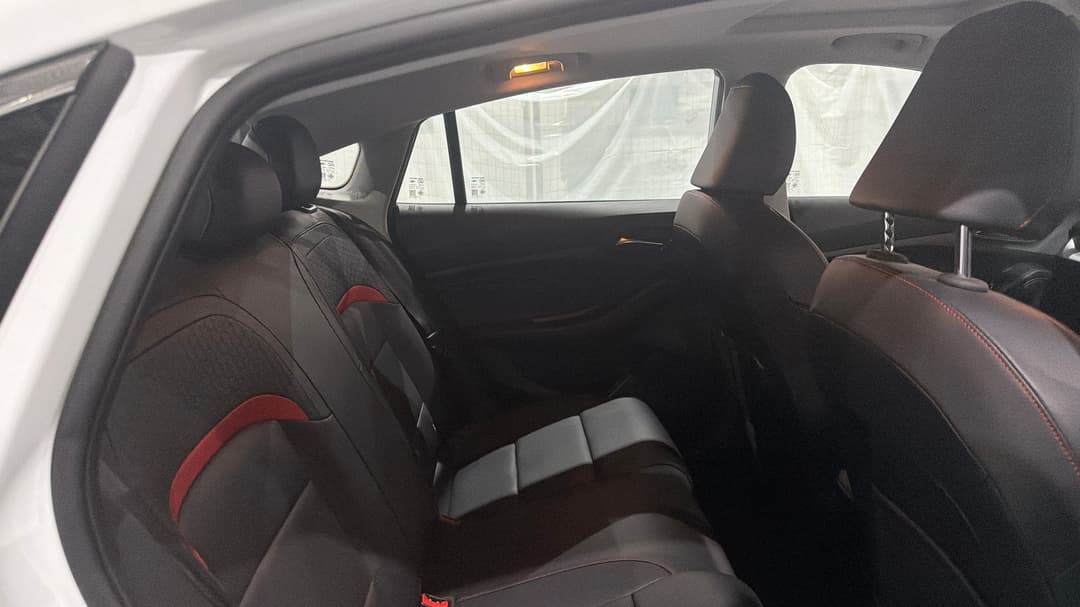 2025 MG Mg5 Essence, Automatic, 4837 km, Right Side Rear Door Cabin View