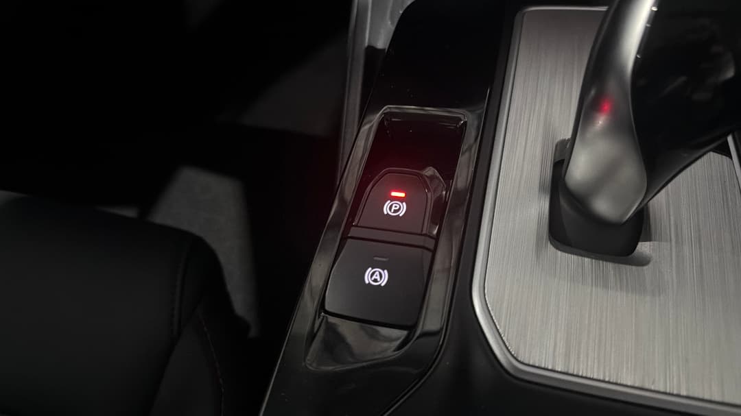 2025 MG Mg5 Essence, Automatic, 4837 km, Handbrake