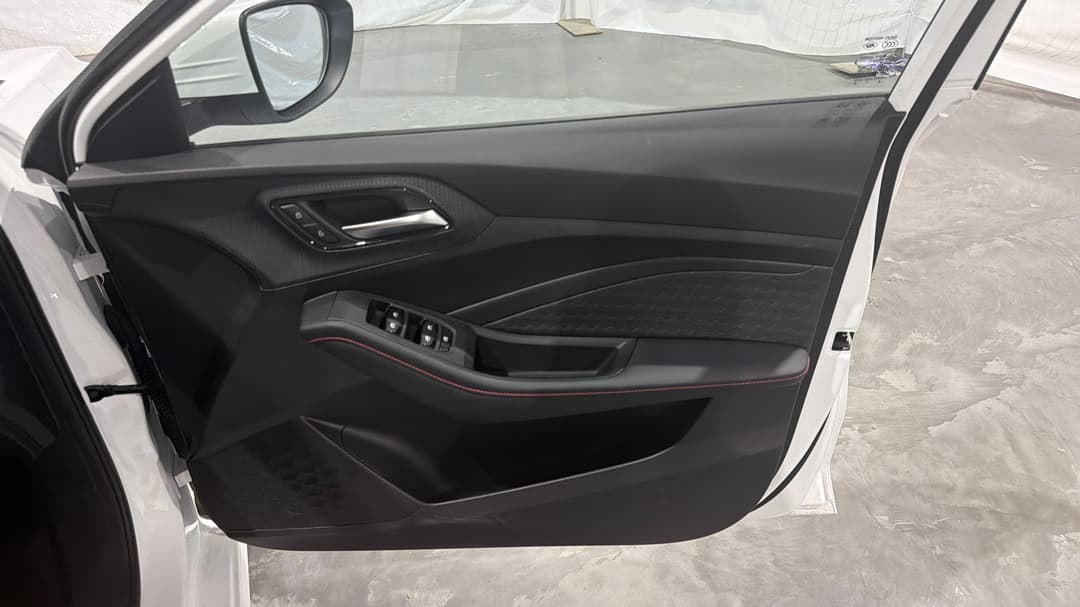 2025 MG Mg5 Essence, Automatic, 4837 km, Speaker View