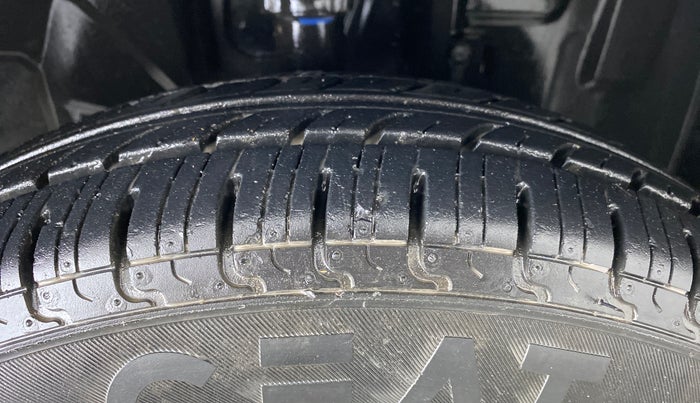 2017 Datsun Redi Go T (O), Petrol, Manual, 6,901 km, Right Front Tyre Tread