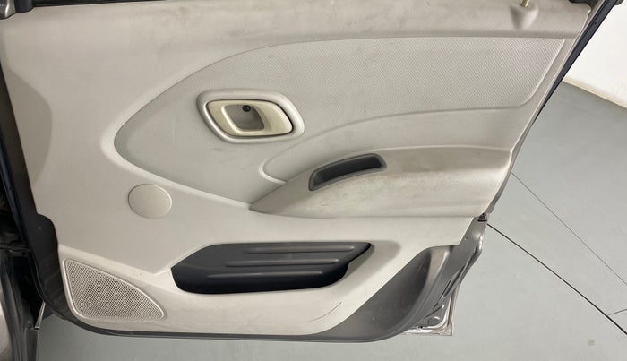 2017 Datsun Redi Go T (O), Petrol, Manual, 6,901 km, Driver Side Door Panels Control