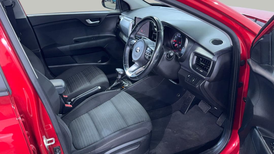 2021 Kia Stonic Sport, Automatic, 69210 km, Right Side Front Door Cabin View