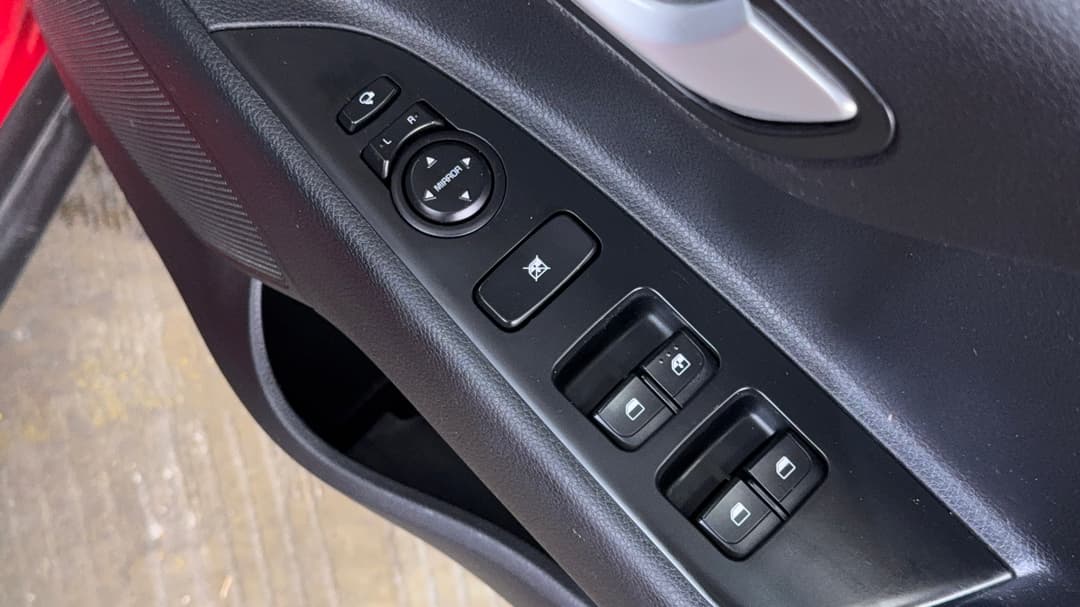 2021 Kia Stonic Sport, Automatic, 69210 km, Drivers Side Door Panel Controls