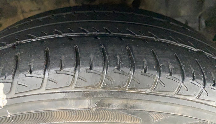 2021 Maruti New Wagon-R 1.0 VXI (O), CNG, Manual, 42,081 km, Right Front Tyre Tread