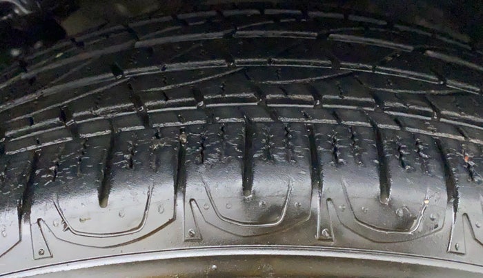 2017 Jeep Compass 2.0 LIMITED, Diesel, Manual, 34,347 km, Left Rear Tyre Tread