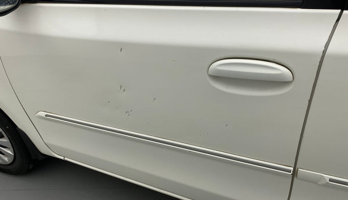 2011 Toyota Etios G, Petrol, Manual, 75,488 km, Front passenger door - Minor scratches