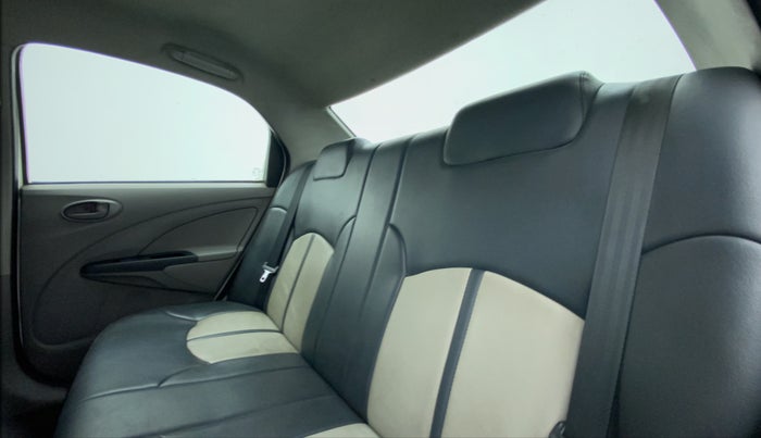 2011 Toyota Etios G, Petrol, Manual, 75,488 km, Right Side Rear Door Cabin