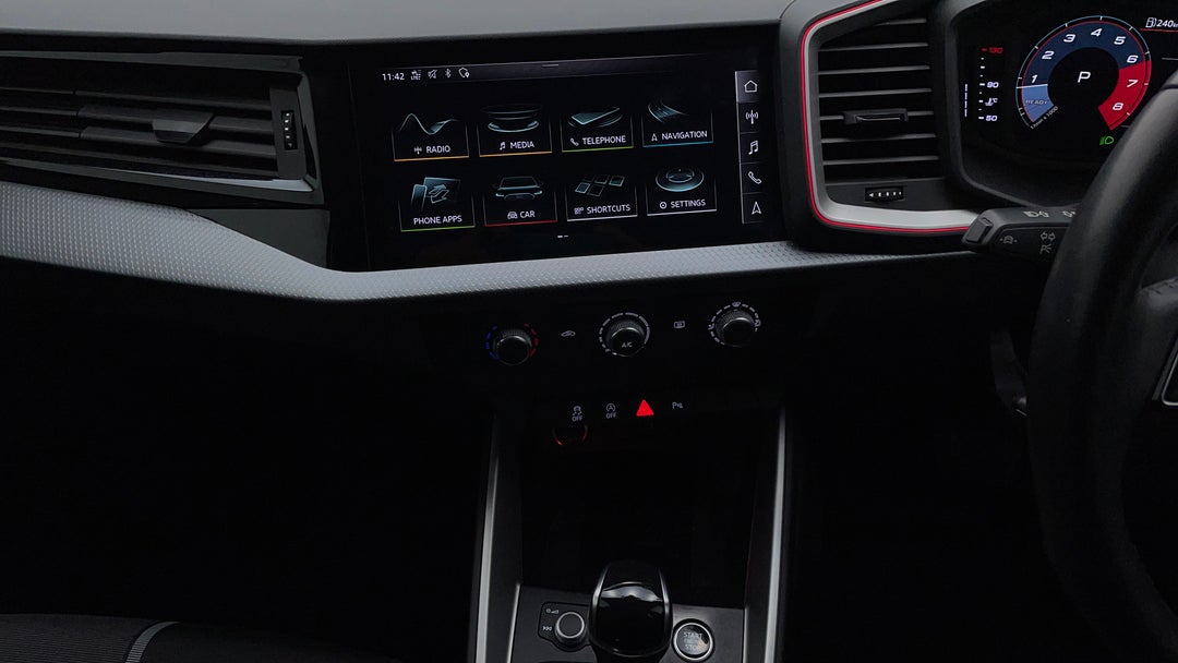 2020 Audi A1 35 Tfsi S Tronic, Automatic, 60862 km, Center Console