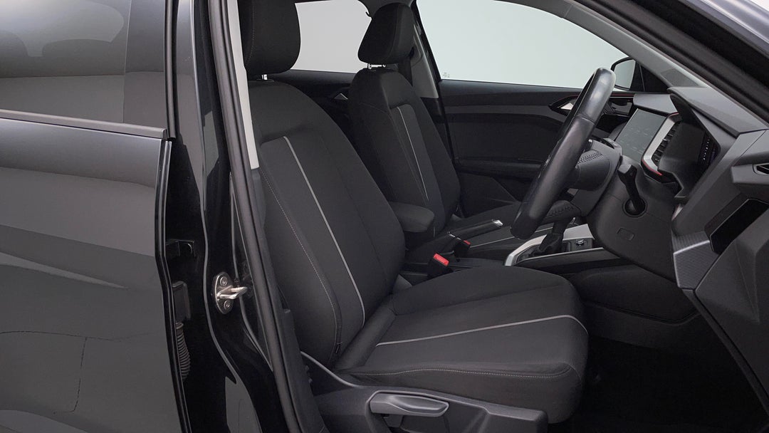 2020 Audi A1 35 Tfsi S Tronic, Automatic, 60862 km, Right Side Front Door Cabin View