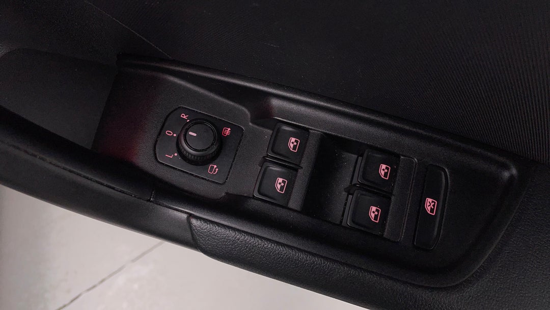 2020 Audi A1 35 Tfsi S Tronic, Automatic, 60862 km, Drivers Side Door Panel Controls