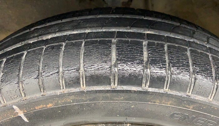 2008 Maruti Zen Estilo VXI, Petrol, Manual, 61,185 km, Left Front Tyre Tread