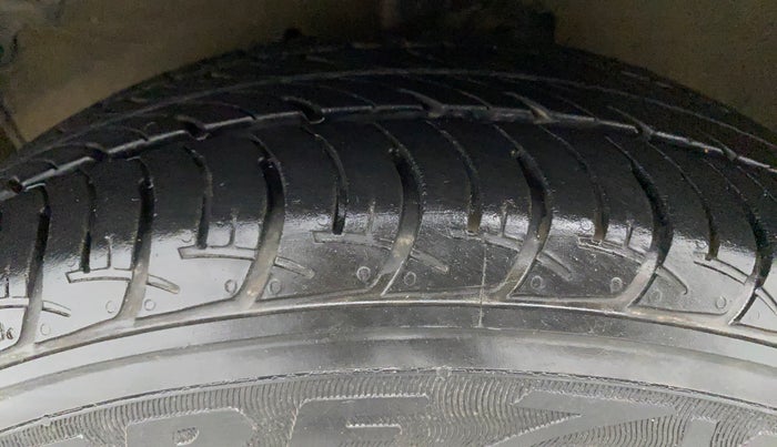 2017 Maruti Celerio VXI AMT (O), Petrol, Automatic, 53,761 km, Left Front Tyre Tread