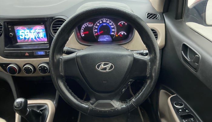 2015 Hyundai Grand i10 MAGNA 1.2 KAPPA VTVT, Petrol, Manual, 1,01,479 km, Steering Wheel Close Up